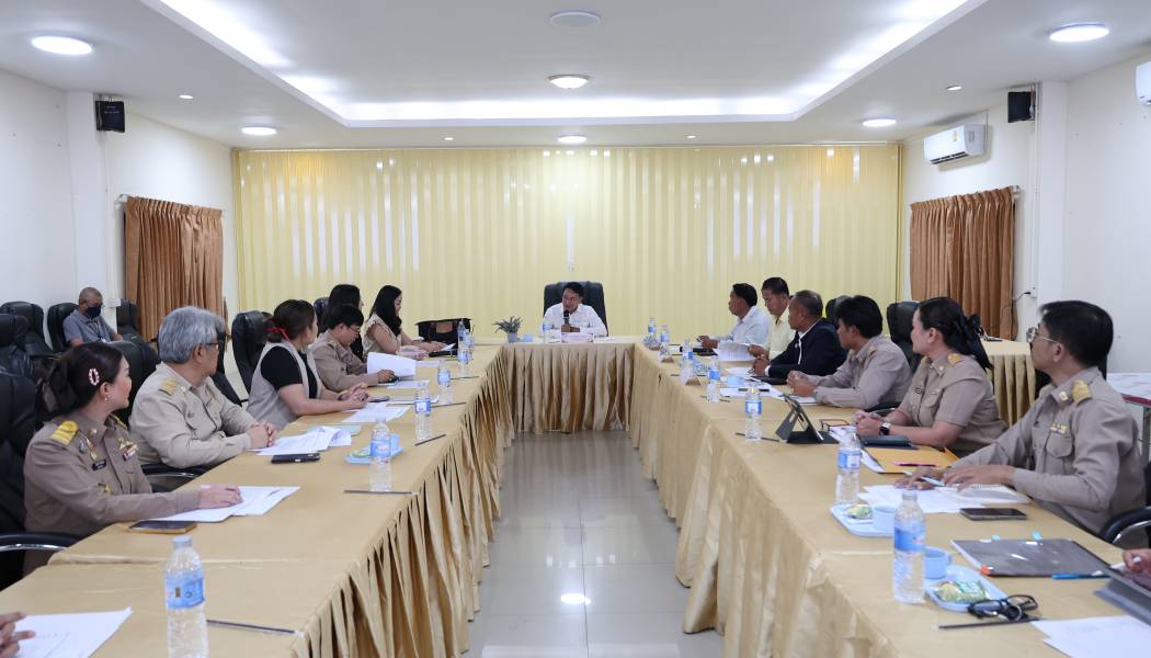 ต้อนรับคุณกุลพิพิชย์. วงษ์แสงจันทร์ ผู้อำนวยการโครงการสร้างเยาวชนเพื่อการพัฒนา หน่วยสันติภาพสหรัฐ เพื่อตรวจเยี่ยมพื้นที่ พบปะพูดคุยกับอาสาสมัคร Miss Amara Maxwell