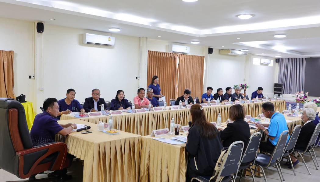 ให้การต้อนรับและให้ข้อมูลแก่ คณะกรรมการประเมินมาตรฐานการดำเนินงานศูนย์พัฒนาคุณภาพชีวิตและส่งเสริมอาชีพผู้สูงอายุตำบลนาพู่ (ศพอส.) ณ ห้องประชุมพระองค์ตื้อ อบต.นาพู่ อ.เพ็ญ จ.อุดรธานี